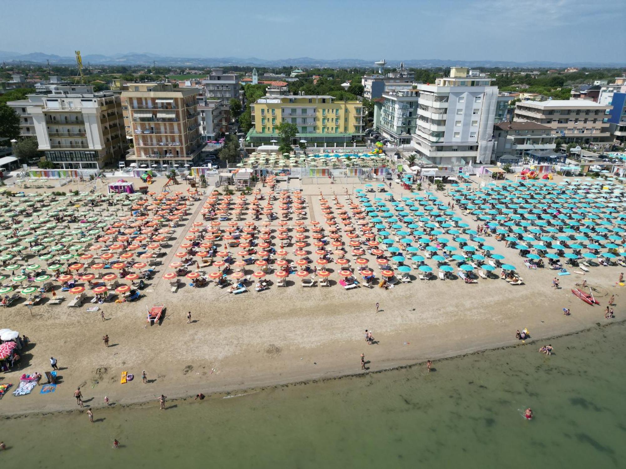 Hotel Holiday Park Bellaria-Igea Marina Esterno foto