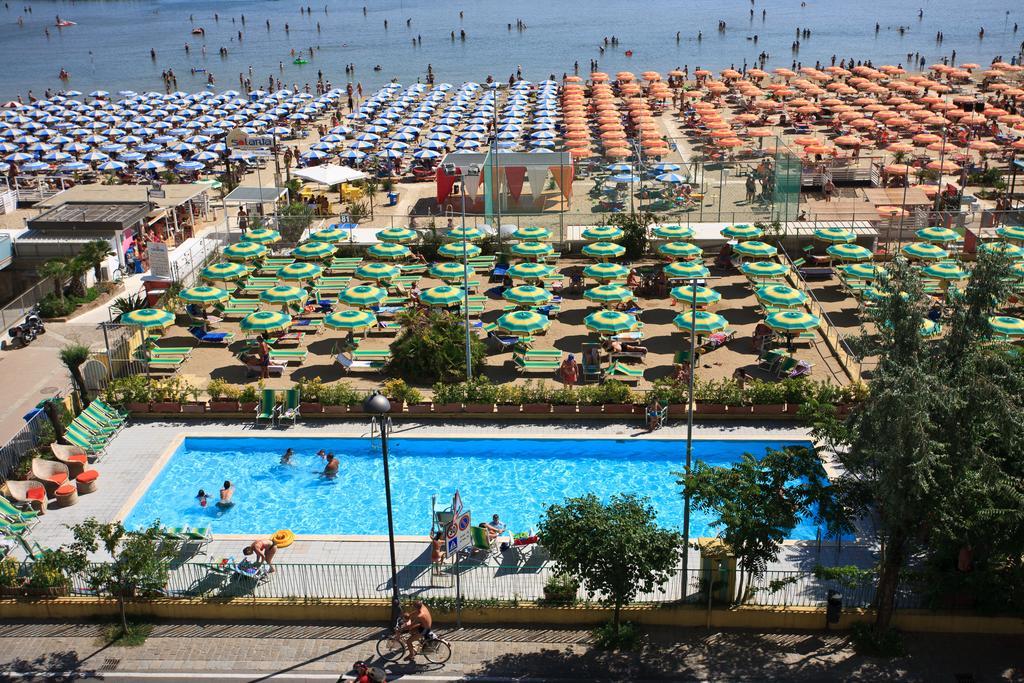 Hotel Holiday Park Bellaria-Igea Marina Esterno foto