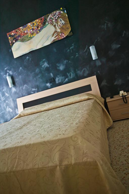 Hotel Holiday Park Bellaria-Igea Marina Esterno foto