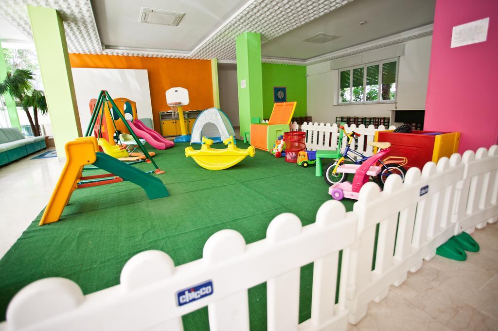 Hotel Holiday Park Bellaria-Igea Marina Esterno foto